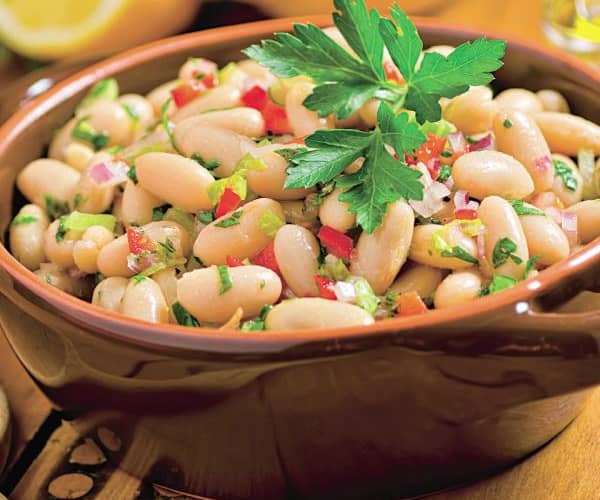 Cremă de fasole boabe cu legume și ton