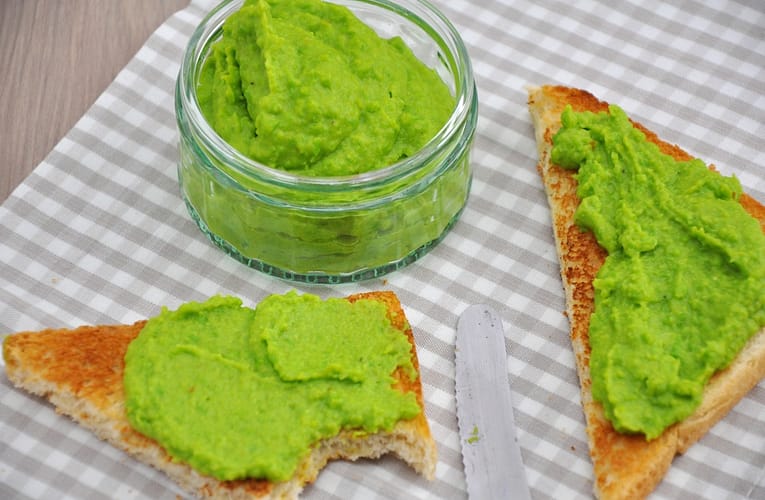 Piure de mazăre cu sos pesto