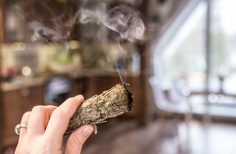 Salvie smudging