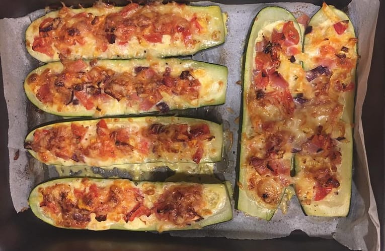 Zucchini la cuptor umplut cu ton