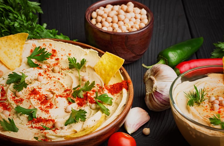 Rețetă tradițională cu tabouleh și humus de preparat acasă